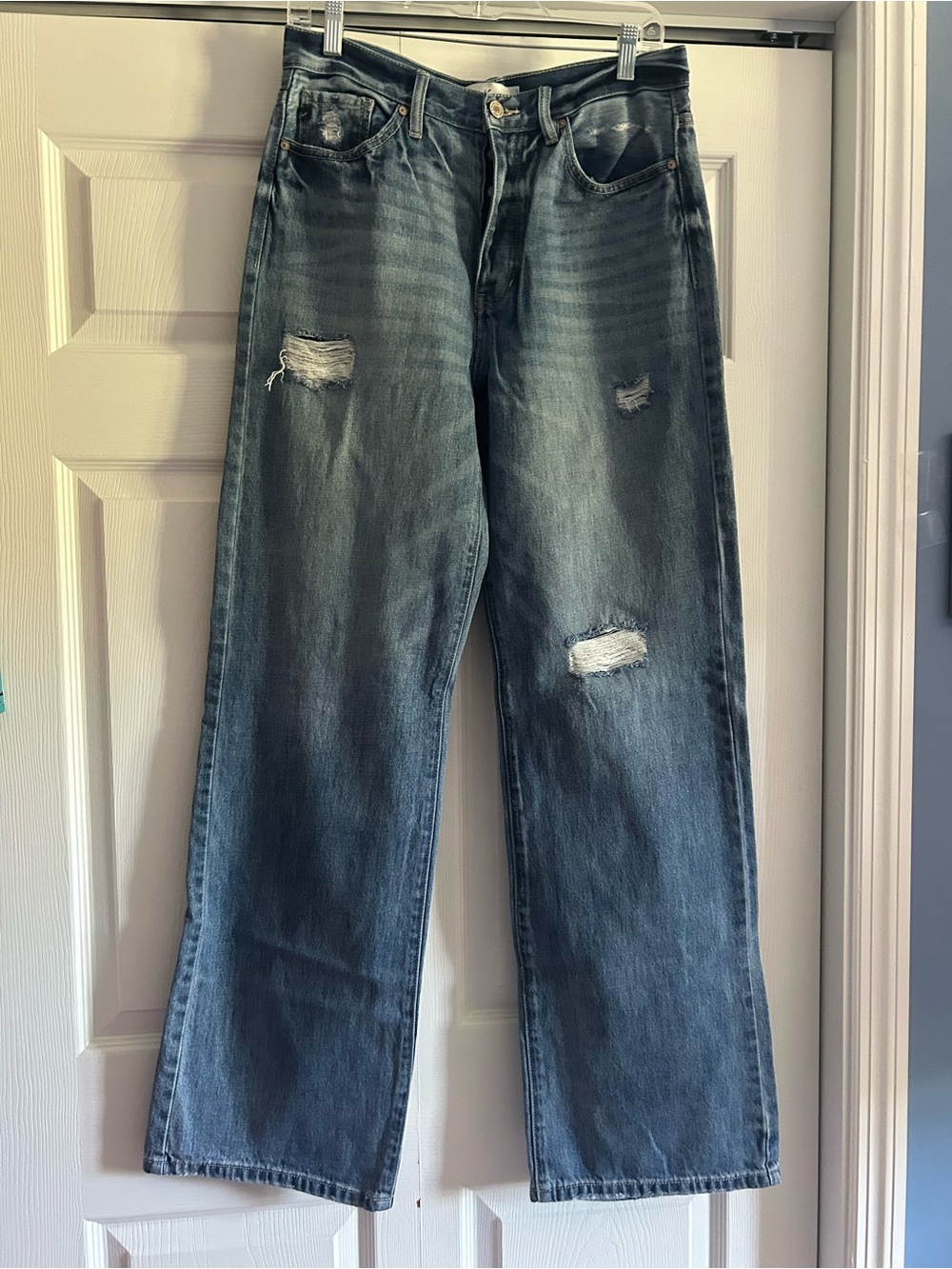 KanCan Women's Straight-Leg Distressed Jeans - Faded Blue